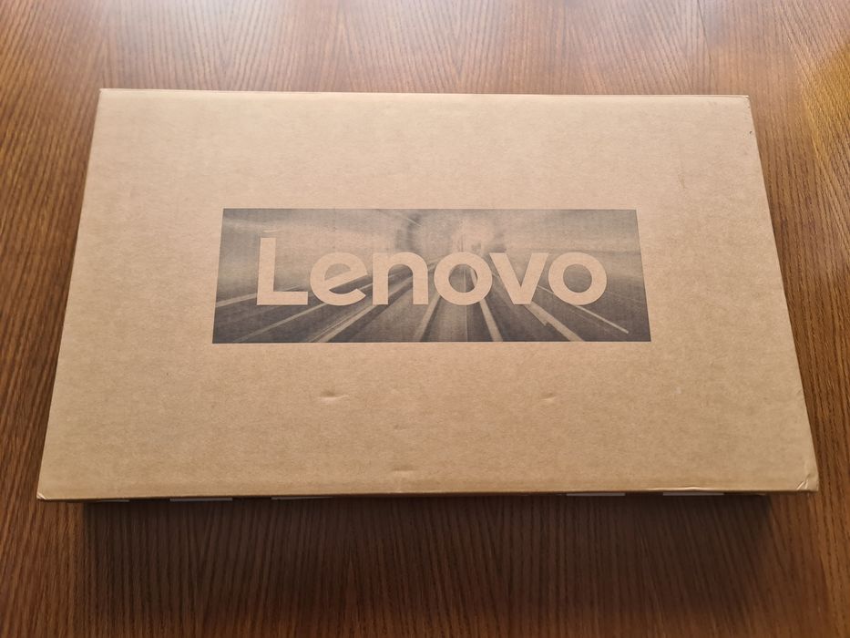 Vând Laptop Lenovo Ideapad 3 17ABA7 Ryzen 5625U, SSD 512Gb, 8Gb Ram