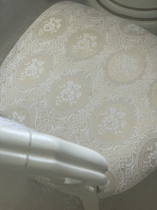 Продам стол и 8 стульев