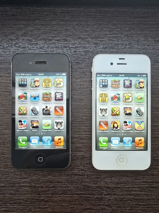iPhone 4S Original Black White