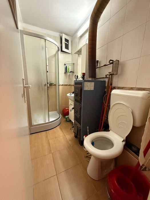 Vând apartament 2 camere Ultra Central in Ștei !
