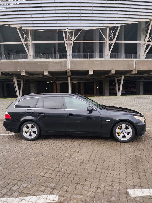 Vând BMW e61 
- motor 3.0 m57
- an 2007
- mașină a fost adusă personal