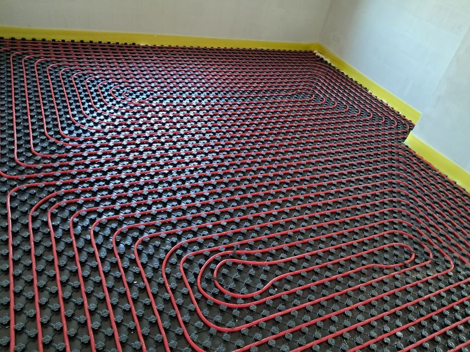 Realizam instalatii termice/sanitare.