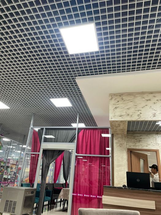 Кубообразный реечный потолок