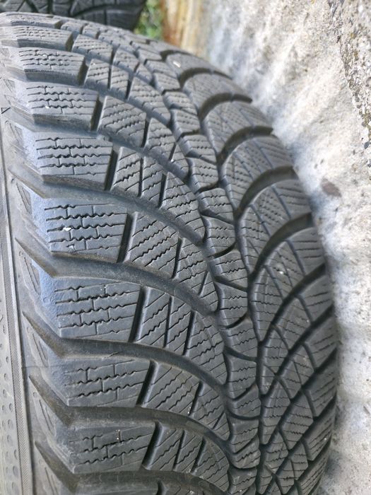 4бр Зимни Гуми Kumho Wintercraft WP71 225/45/18 95V XL.