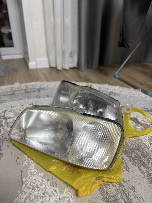 Продам оригинальные фары