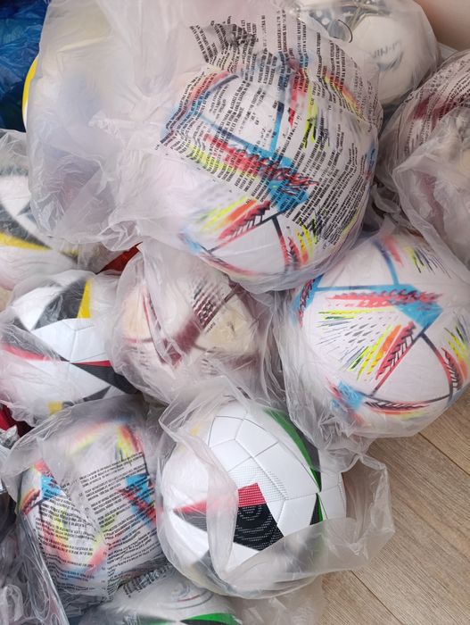 Продам футбольные мячи