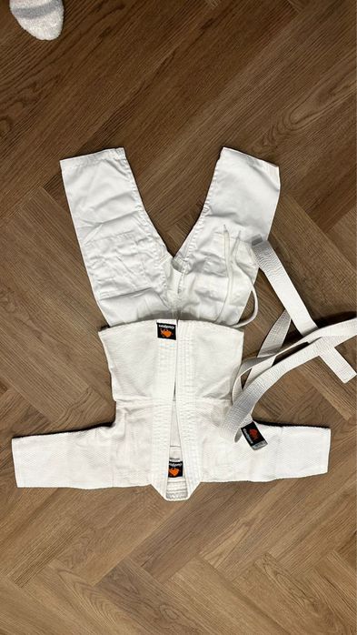 Продам Кимоно для спорта