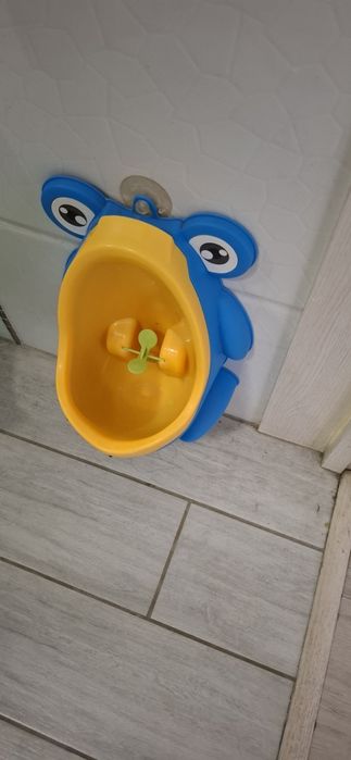 Продам детский горшок.