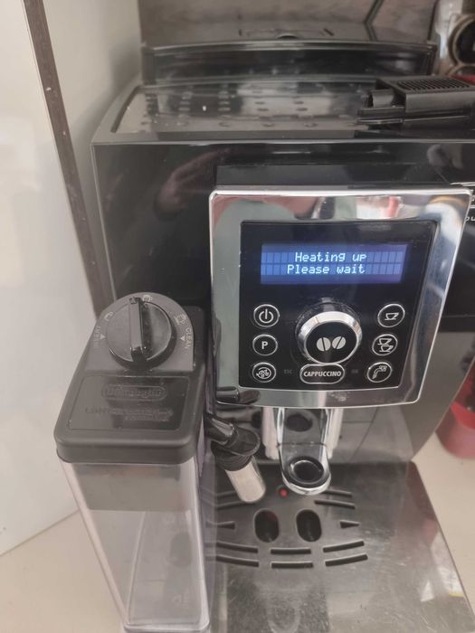 Кафеавтомат DeLonghi ECAM 23.460 B, 15 ,Метална кафемелачка,