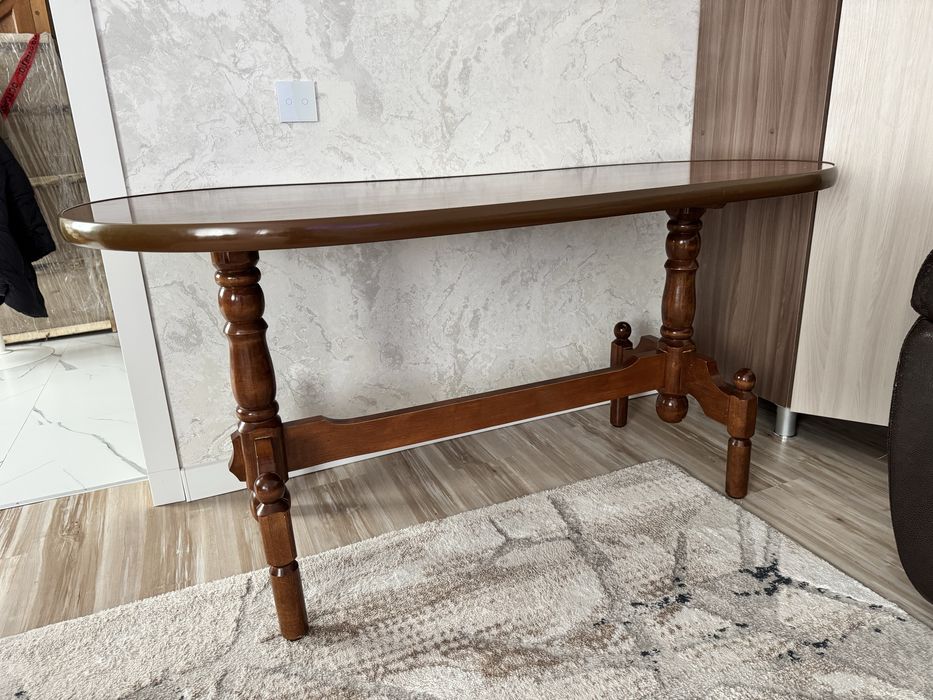 Продам стол обеденный