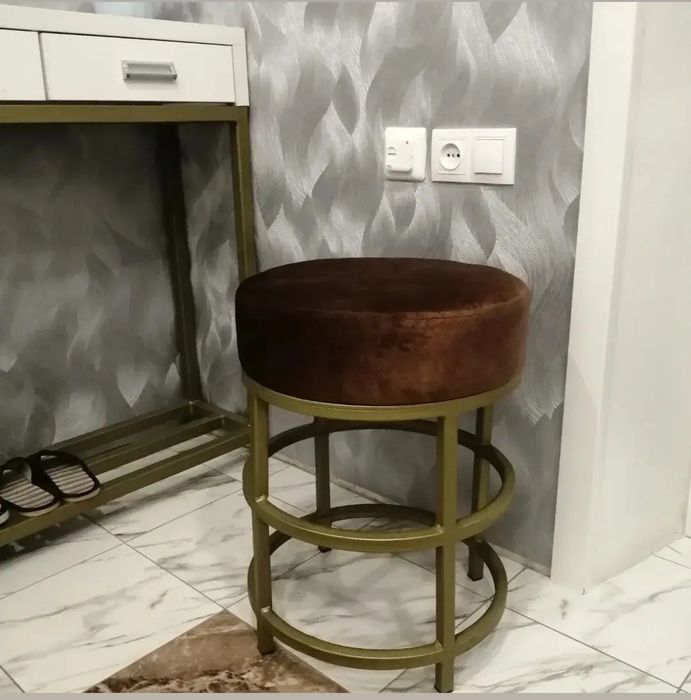 Стул, табурет, банкетка в прихожую.