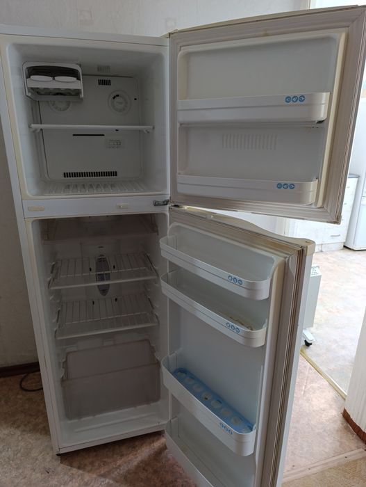 Продам холодильник