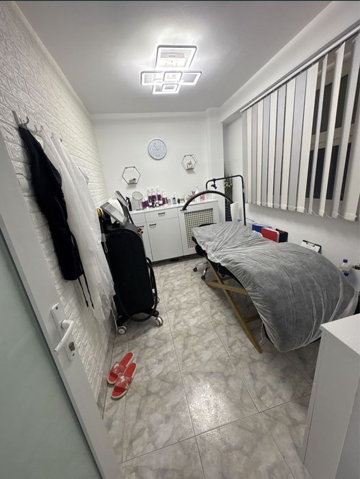 Manichiurista, coafeza, masaj, frizerie