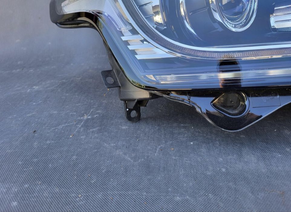 Ляв и Десен фар Рейндж Ровер Воуг 405 Land Rover RANGE ROVER VOGUE L405 Komplet Bi Xenon Led
