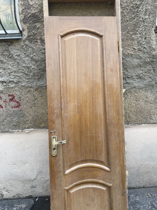 Продам двери в хорошем состоянии