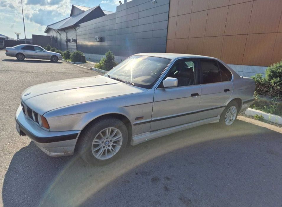 Продам автомобиль БМВ Е34