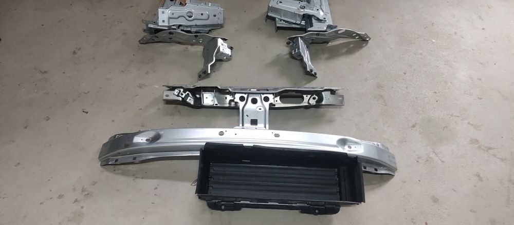 Bara fata , trager , lonjerone, volet Dacia Sandero stepway