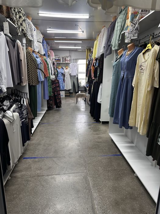 Продам бутик с оборудованием есть  каспий рэд