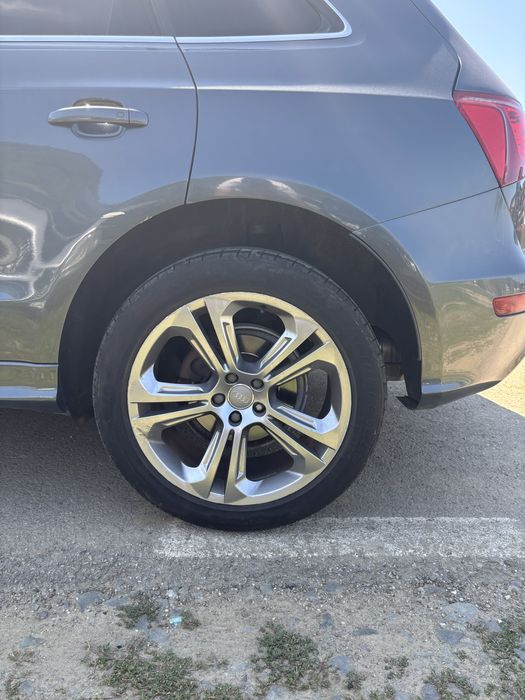 Dezmembrez Audi Q5 2.0 Tdi 170 cp Quattro  2011 cod motor CJC CGL CAH