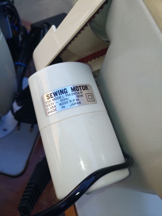 Швейная машинка ЧАЙКА .