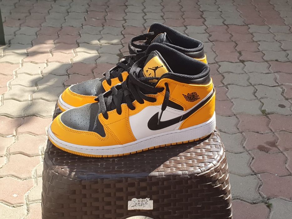 Nike Air Jordan 1 Mid TAXI (mărimea 40)