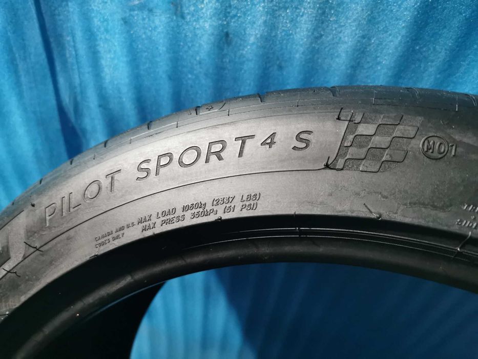 285/40 ZR22 - michelin 2 bucati