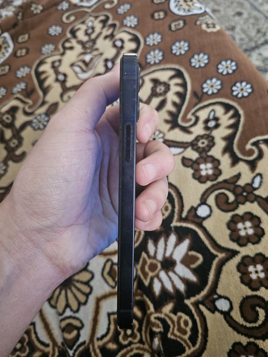 Айфон 12 сатылады