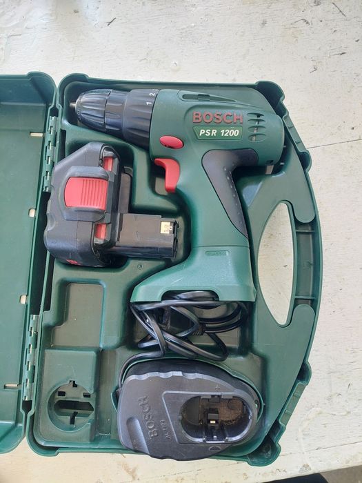Продавам BOSCH PSR 1200 и две електрически отвертки