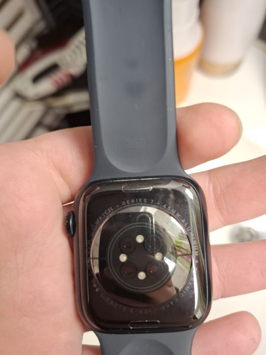 Apple watch series 7 45mm оригинални с кутия САМО ЛИЧНО ПРЕДАВАНЕ!