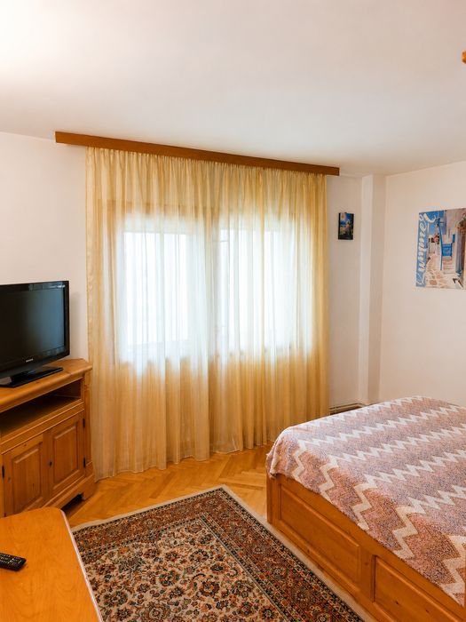 Apartament 3 camere de închiriat