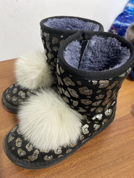 Продам зимние угги детские