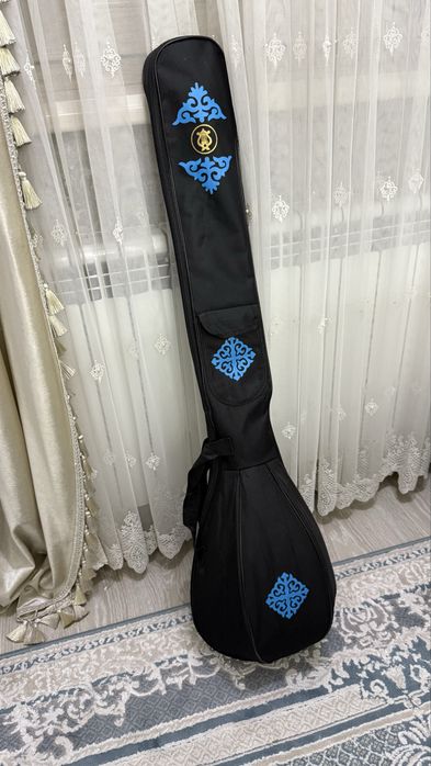 Домбыра .