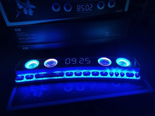 Беспроводной игровой Bluetooth-динамик со светодиодной подсветкой.