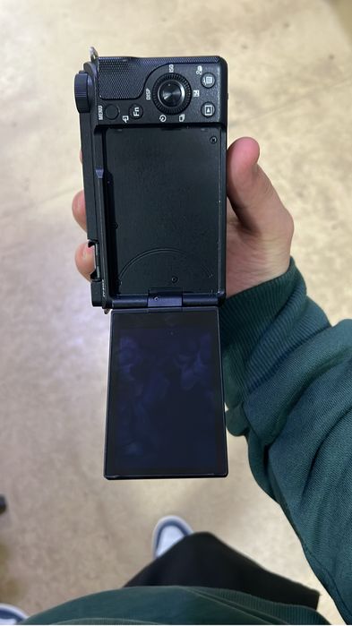 Продам Sony ZV-E10 Mark II + кит 16–50мм