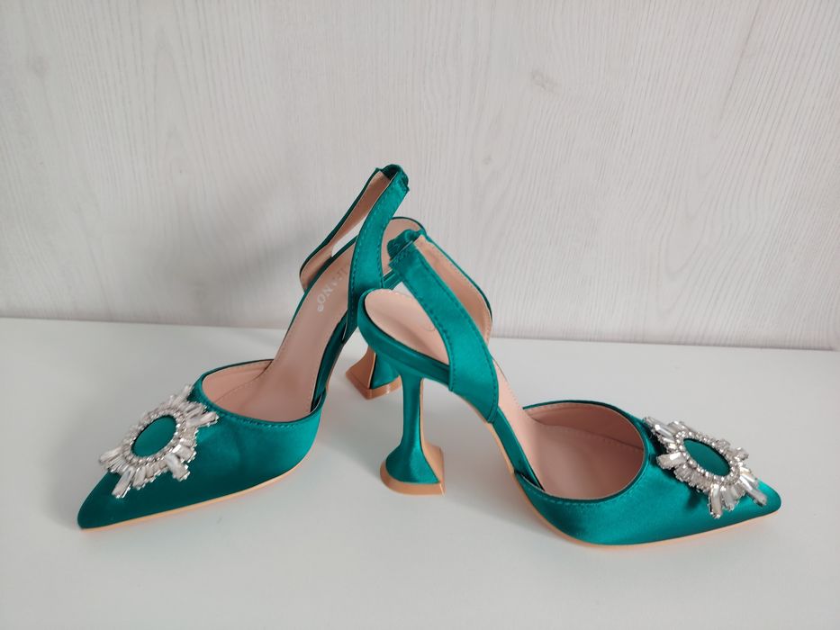 Pantofi eleganți