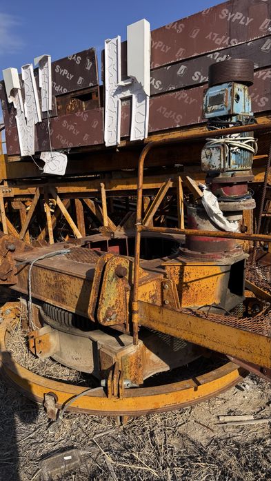 Башенный кран QZT-63