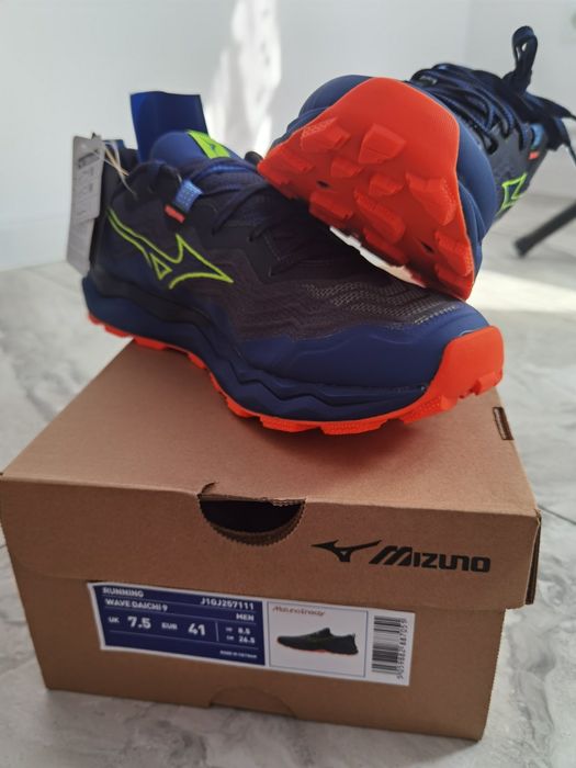 Adidași mizuno noi la cutie