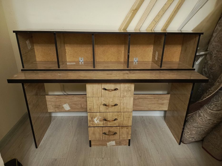 Продается комплект мебели .