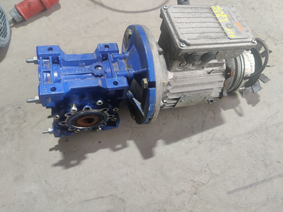Motor electric trifazat cu reductor, 1.5kW, 280rpm, 380V