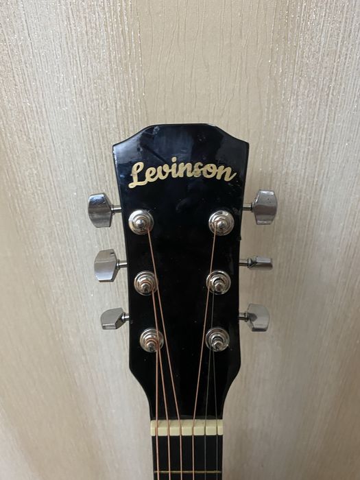 Акустическая гитара Levinson