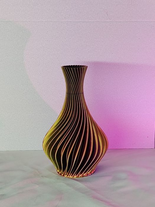 Spiral simon uy uchun  sun'iy gul qo'yadigan plastmas vaza
