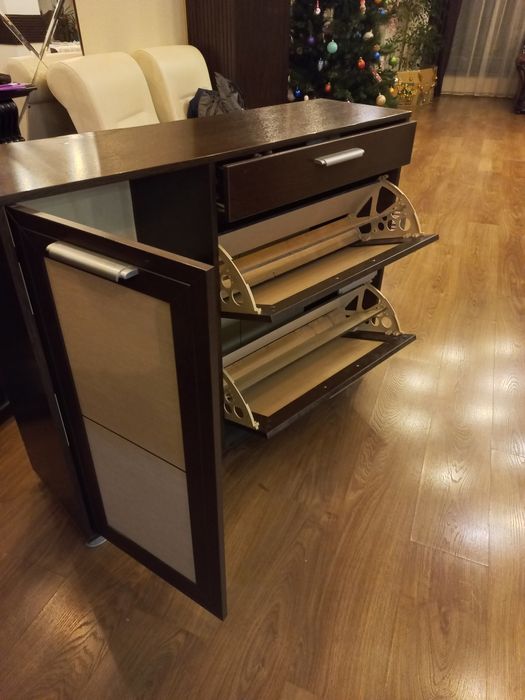 Мебель для прихожей.