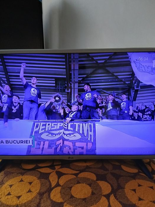 Vand televizor lg wi fi  pret 300 lei