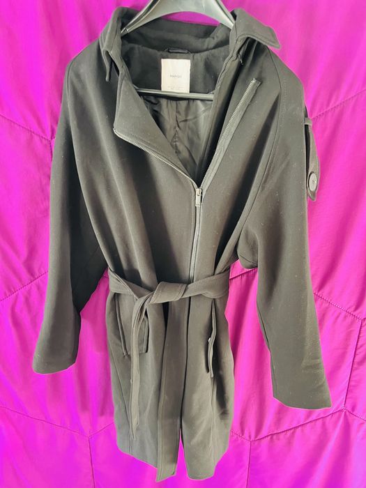 Palton Mango, in perfecta stare