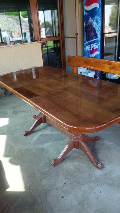 Масивна дървена маса с р-р 180/90см.