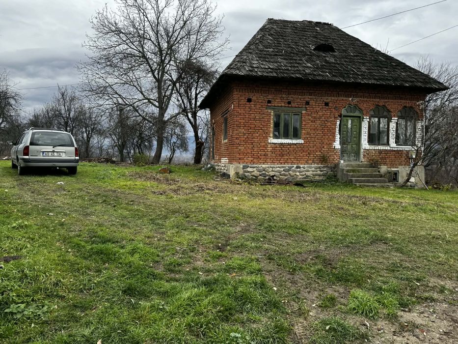 Casa batraneasca 2 camere + teren