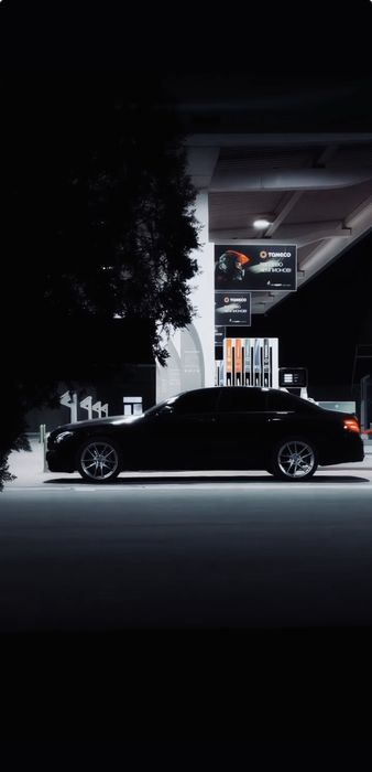 Mersedes benz E300 black