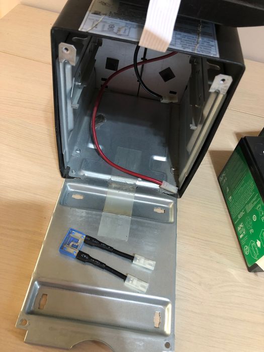 APC SmartUPS 1000VA USB Serial Port 230V AVR unda sinusoida pura Cluj