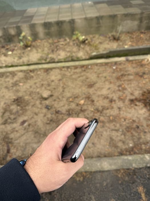 Iphone x ayfon x 64gb LL/A sotiladi tel ideal aybi yo face ishlidi