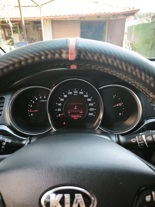 Продавам Kia Ceed 1.6 crdi 128